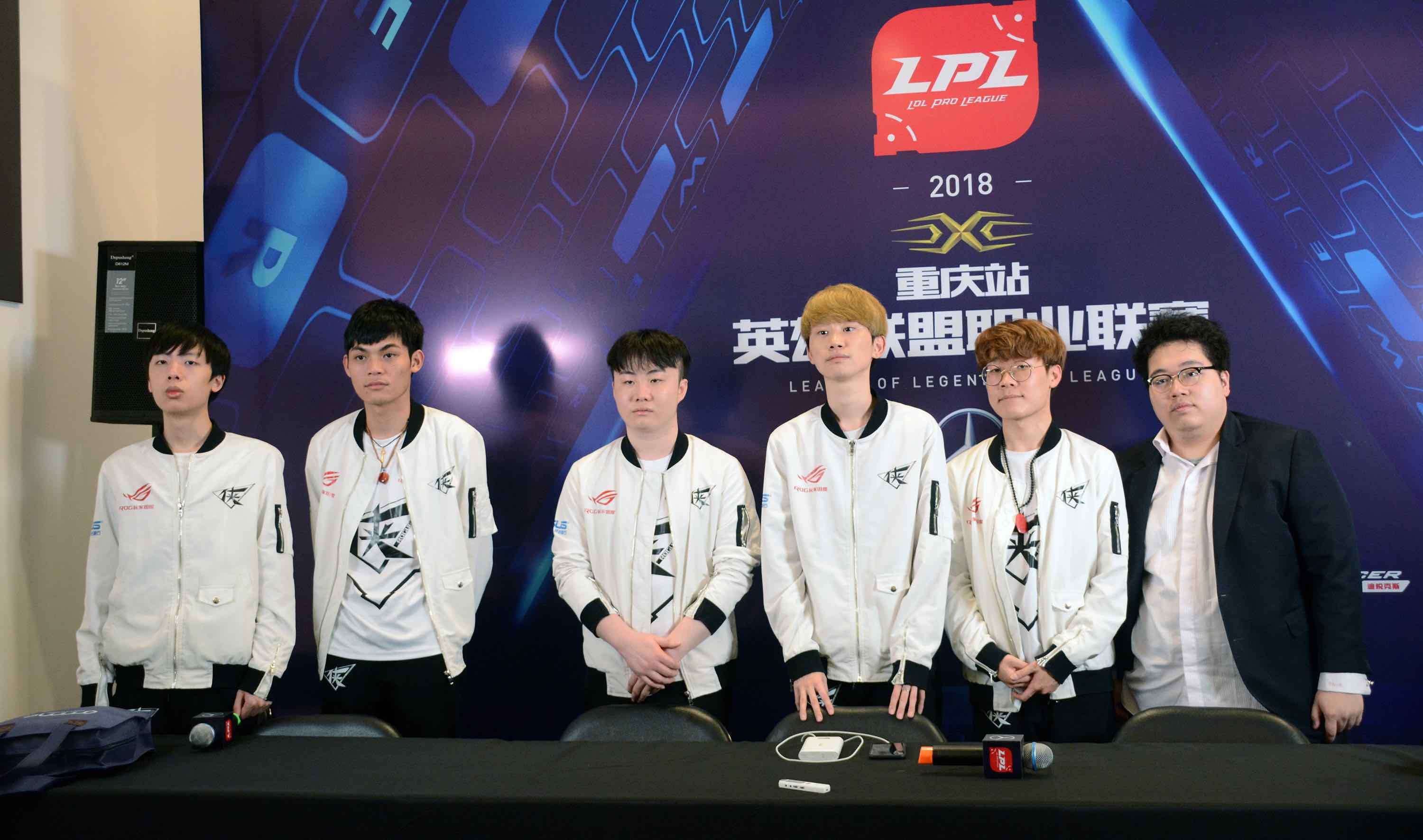 轻的足球天 轻的足球天